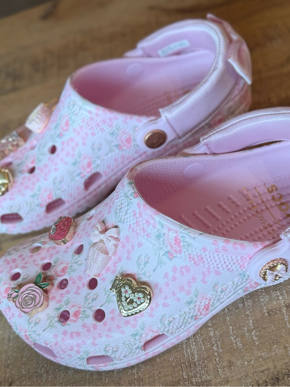LoveShackFancy Crocs size 6 - Picture 3 of 8